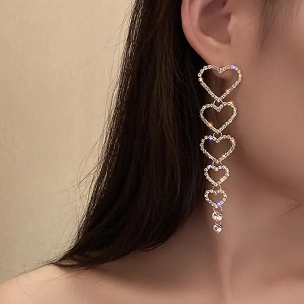 New Stunning Heart Statement Earrings - Picture 2 of 7